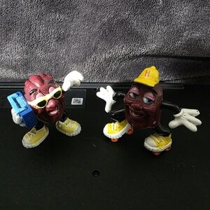 Fun Raisin Character Toy Set with Yellow Accessories